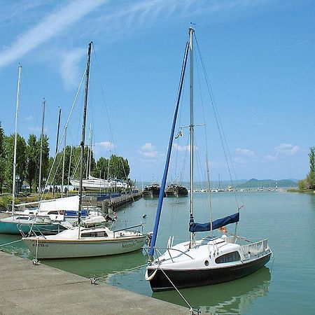 Privát, saját fürdős, erkélyes szoba a Balatonon Kőröshegy Kültér fotó
